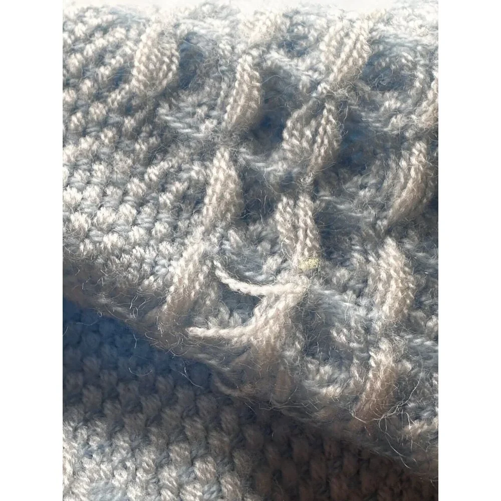 Vtg Baby Security Blanket Bumble Bee Design Blue White Fringed‎ Woven Acrylic